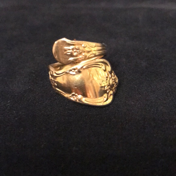 WM A ROGERS Jewelry - VTG WM A ROGERS ONEIDA GOLD TONE SPOON RING 5.5